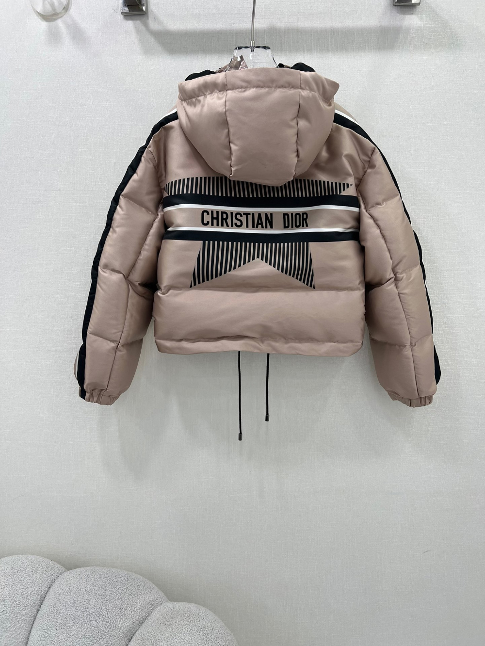 b95ec2e51423ee970fd5f8d11dd68676.jpg