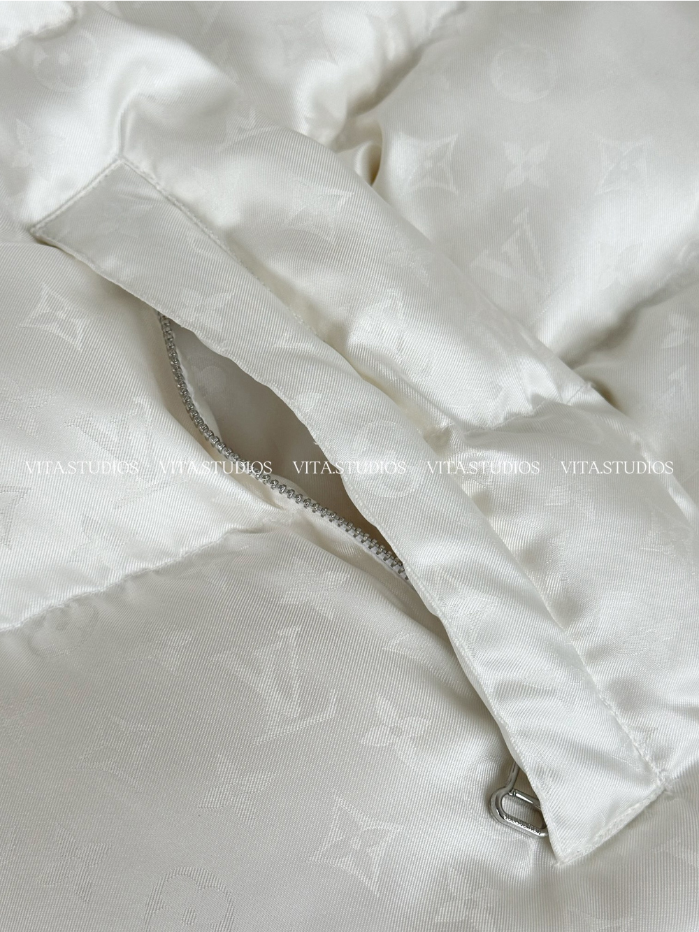 dbd68aeb66f149210d525bb25169c629.jpg
